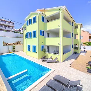 Apartament Mali Nono, Salatić